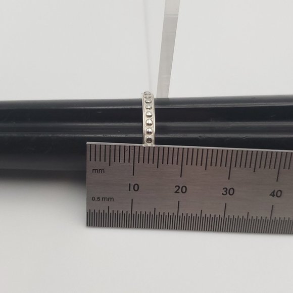 Size 7 925 Sterling Silver Cool Dotted Pattern Simple Ring - Picture 6 of 7